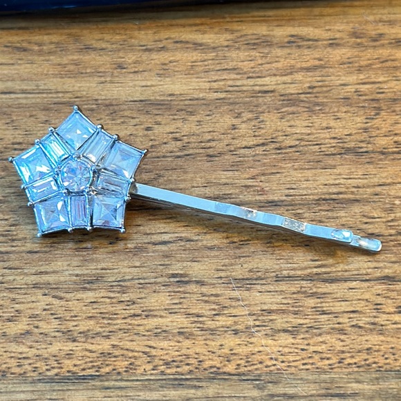 Used -  Chloe + Isabel hair pins - Picture 4 of 5